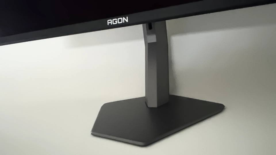 AOC Agon Pro AG276QZD2 voet 1