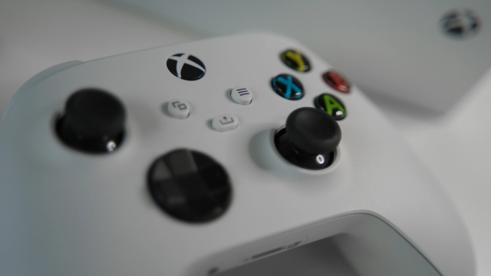 Unsplash  Xbox Controller