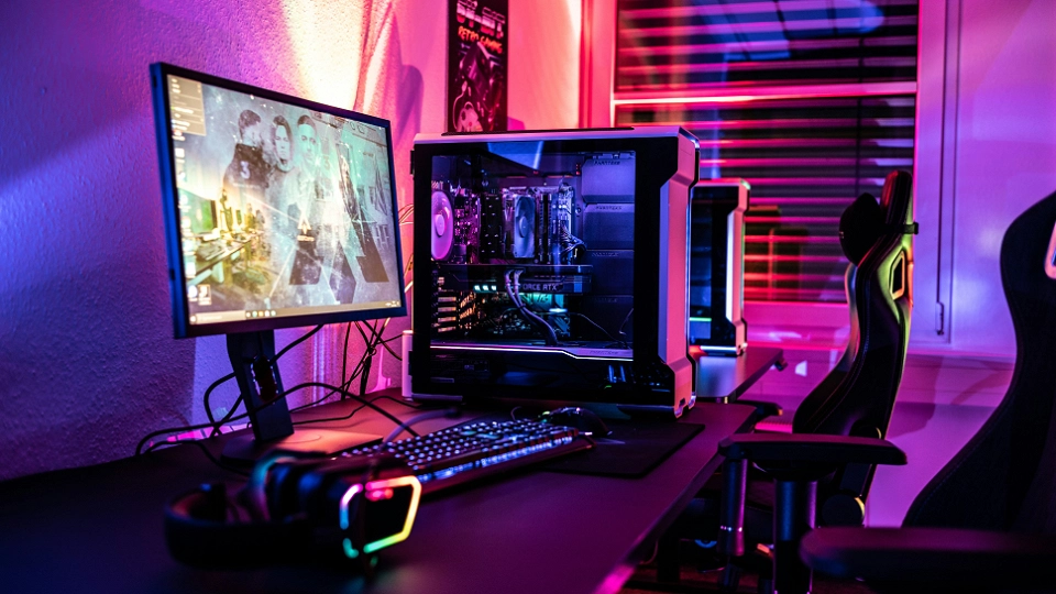 Unsplash  Gaming setup
